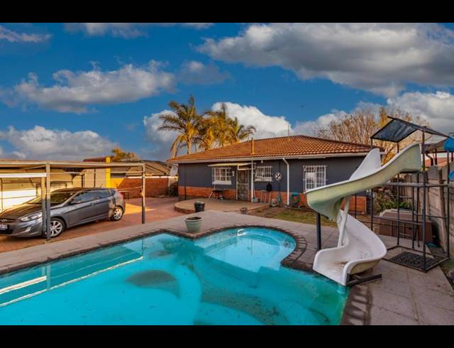 3 BEDROOM HOUSE FOR SALE IN HOMESTEAD